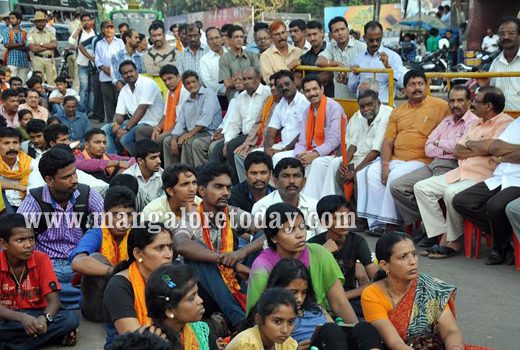 vhp protest